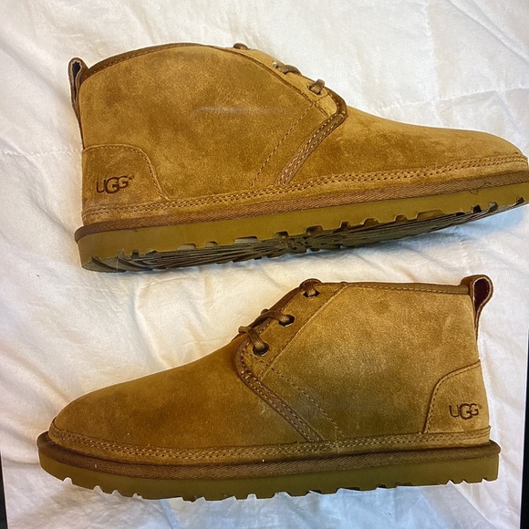 UGG Woman’s  M Neumel tan size 9 boots - Picture 8 of 9